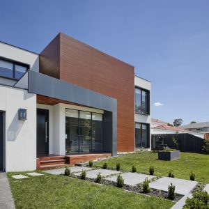 Pourquoi installer une porte blindée dans la maison ? Quels en sont les avantages ?