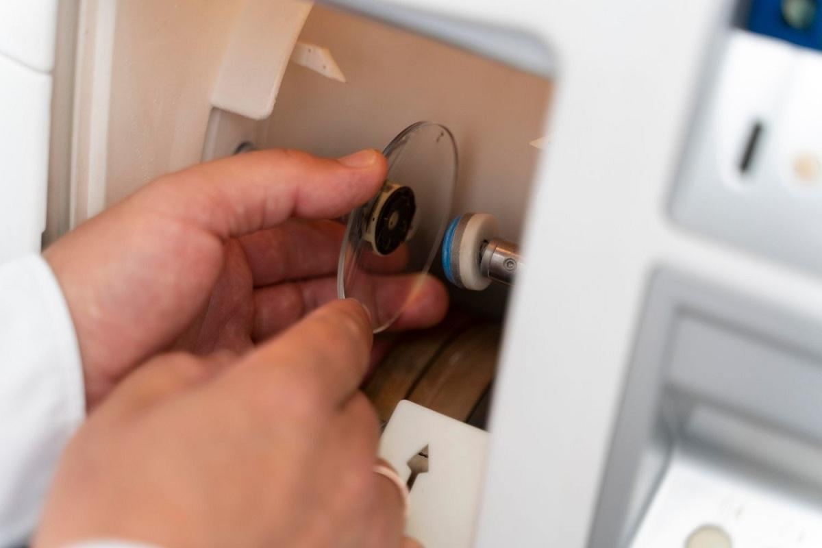 Faire appel à un artisan serrurier pour réparer votre serrure haute sécurité